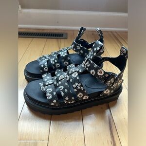Union Bay Black Chunky Daisy Sandals Women’s Size 8